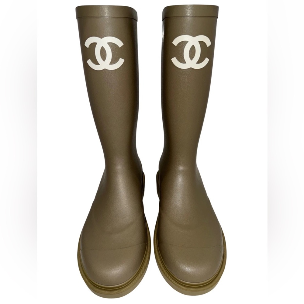 Chanel REV Dark Beige Moss Green White CC Logo High Pull On Rubber Rain Boots 38